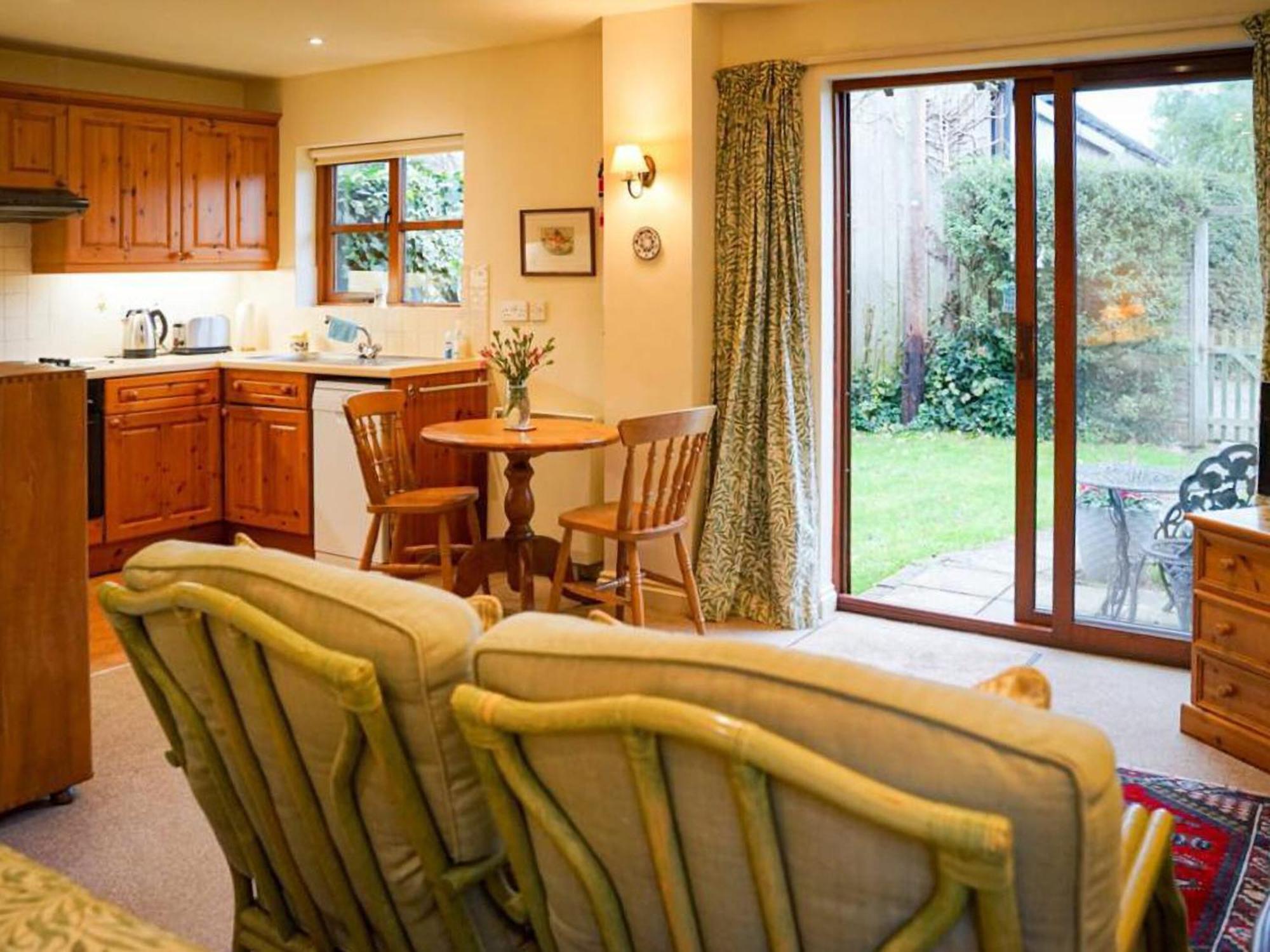 Honeysuckle Cottage North Mundham Екстер'єр фото