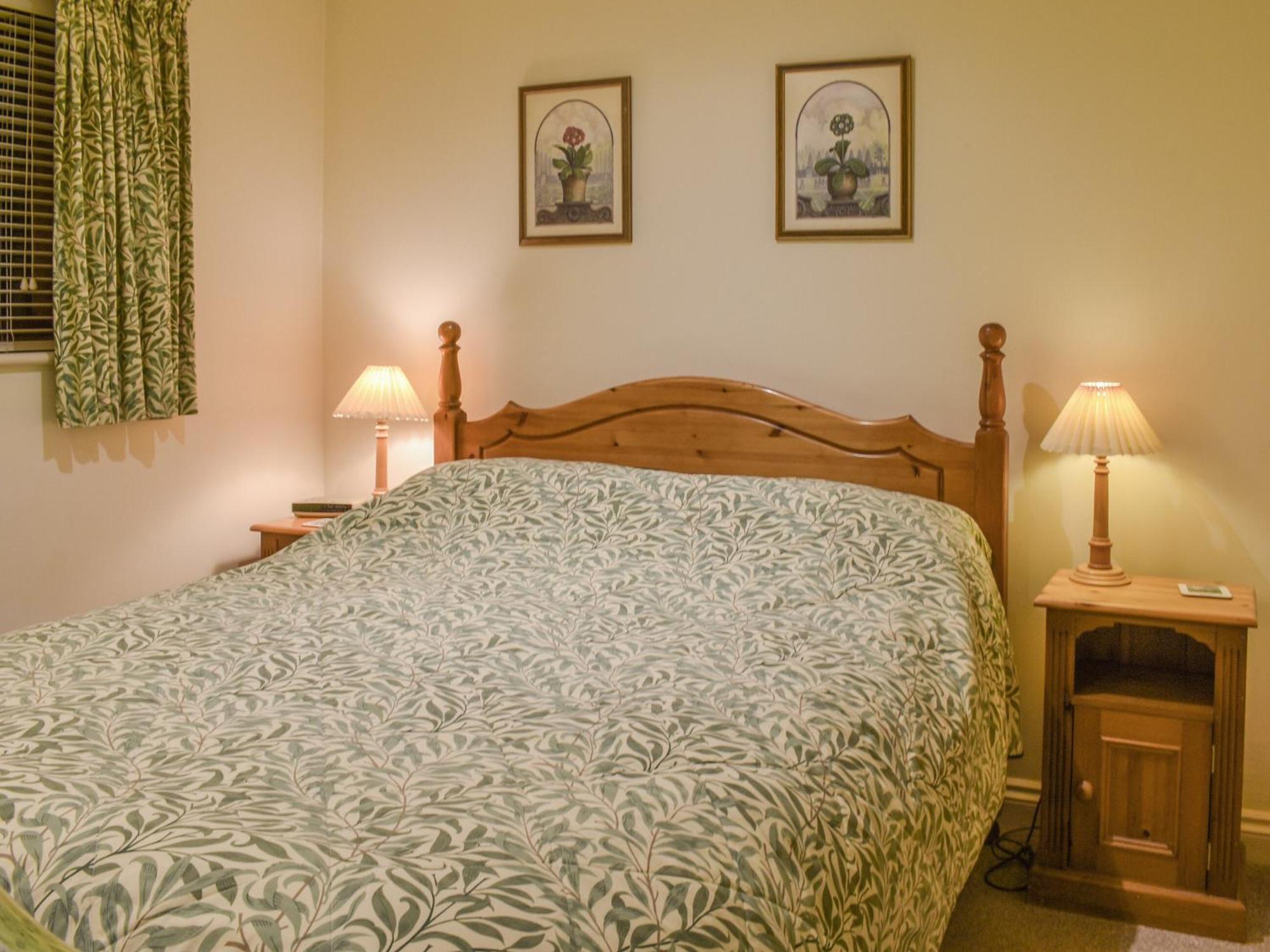 Honeysuckle Cottage North Mundham Екстер'єр фото